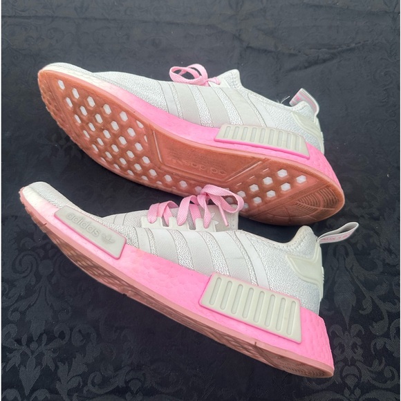 Adidas NMD R1 W Boost Grey /Pink / White Womens 
Size 10 US GW9462 - Picture 3 of 9